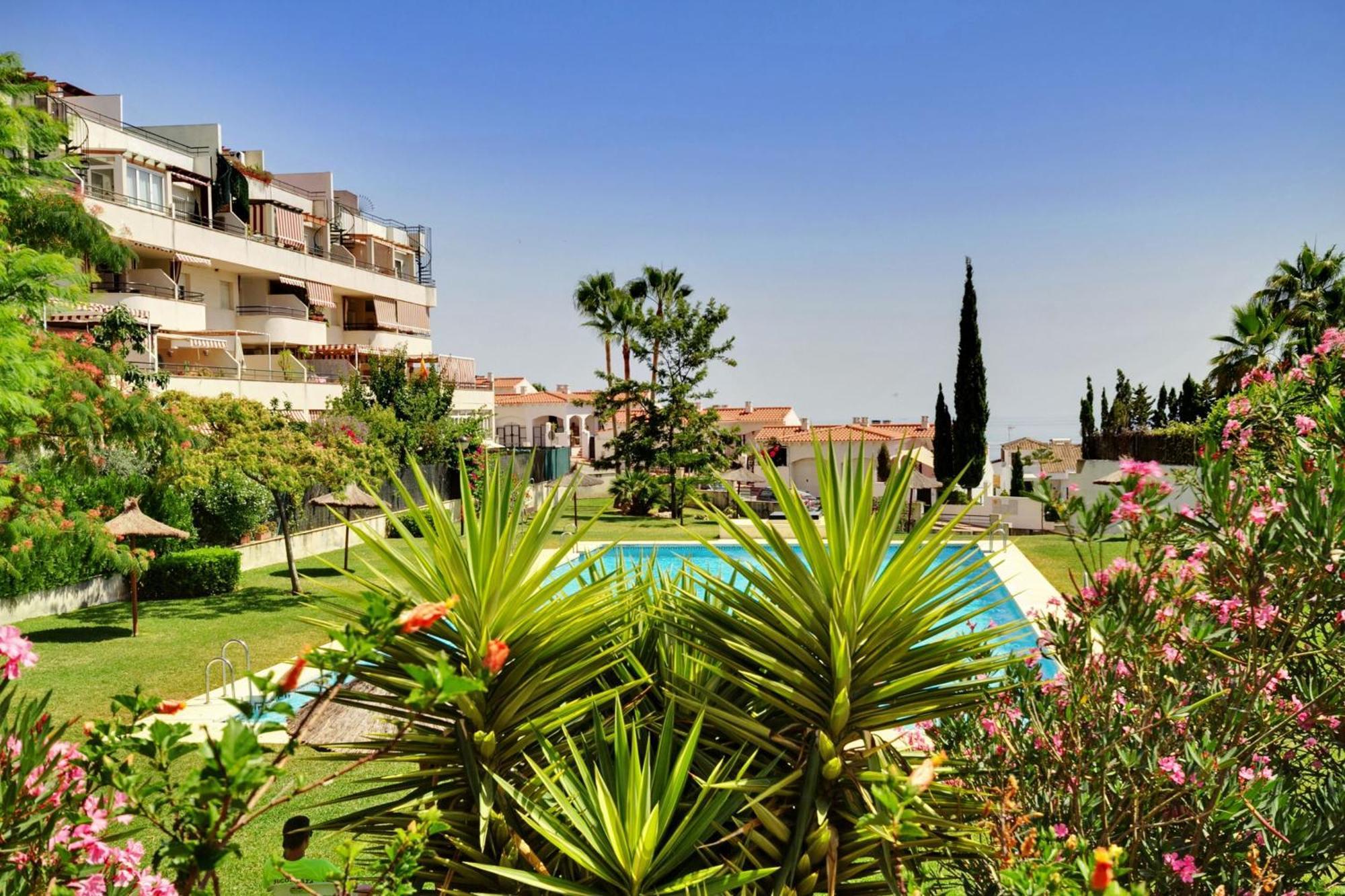 Del Parque Flats - Golf & Beach Terrace Малага Екстериор снимка